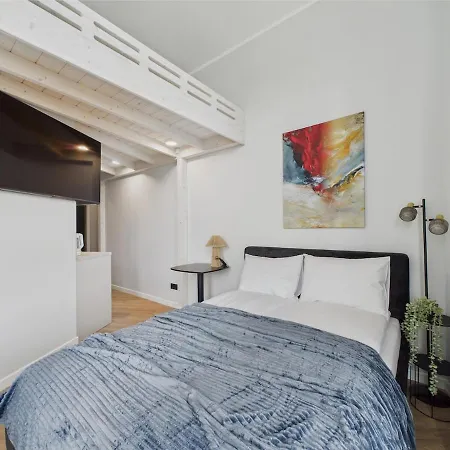Neat Old Town Loft Apartament *